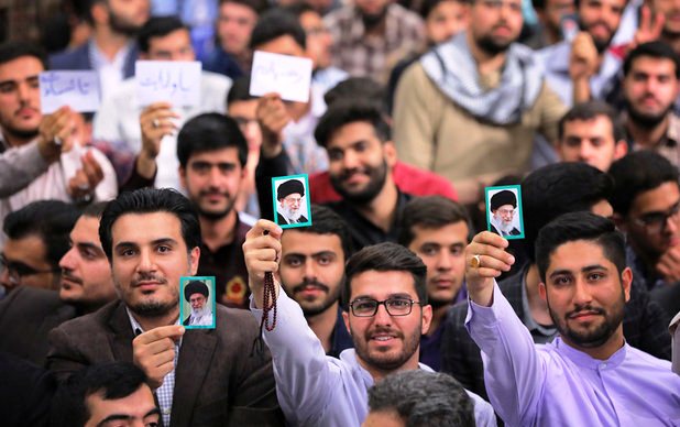 بیش از ۱۰ هزار دانشجومعلم با رهبر معظم انقلاب تجدید پیمان کردند