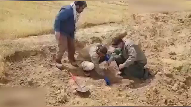 تفحص پیکر شهید پس از ۳۰ سال در قلاویزان