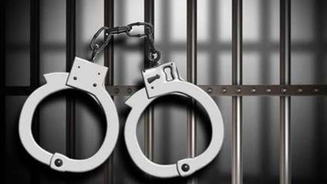 دستگیری سارقان داخل خودرو با ۲۰ فقره سرقت در ساوجبلاغ