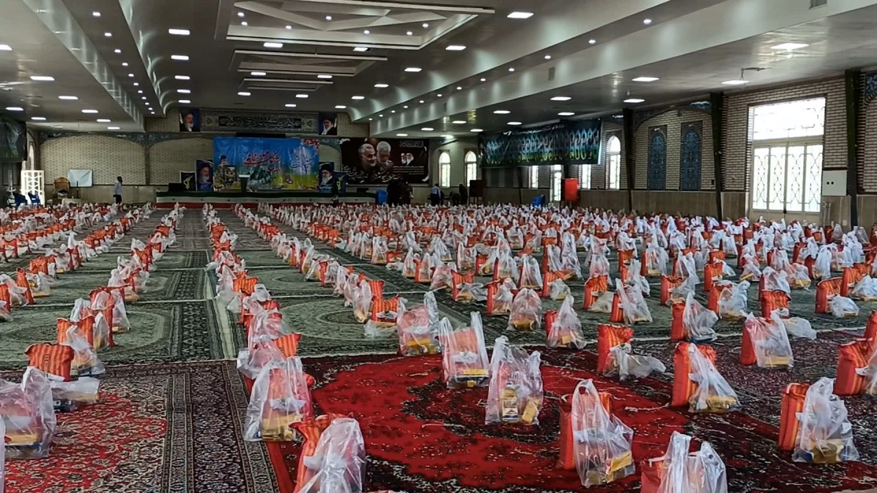 توزیع هزار بسته حمایتی بین افراد آسیب دیده از بیماری کرونادر اصفهان