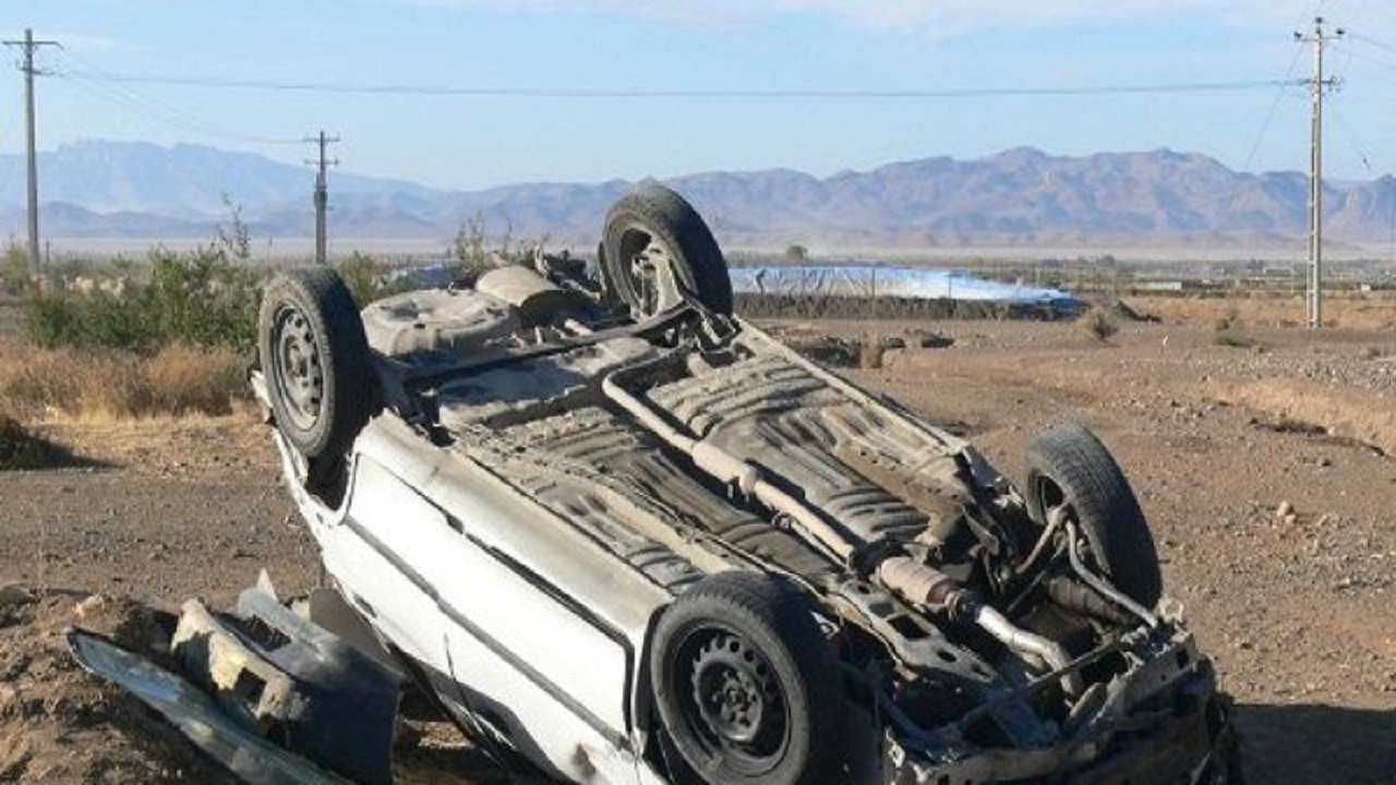 دو کشته و ۱۳ مصدوم حادثه واژگونی سمند در محور آباده به شهرضا
