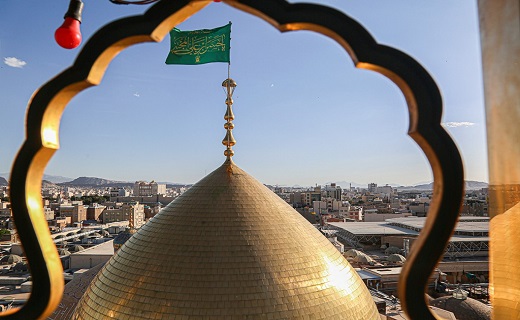 پرچم گنبد نورانی حرم حضرت معصومه (س) تعویض شد+تصاویر