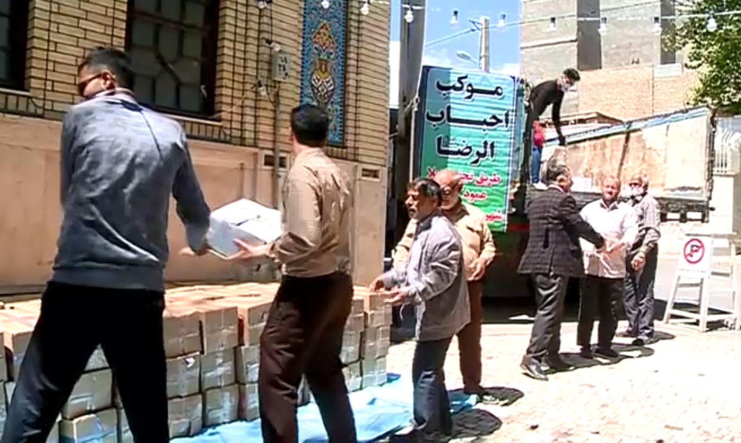 ارسال کمک&zwnj;های مومنانه از محلات به استان خوزستان