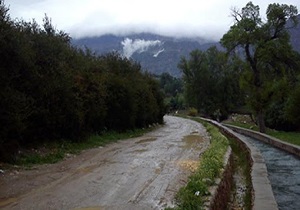 بازدید امام جمعه شهرستان اندیکا از سیل بند‌های باغ‌های دوراب