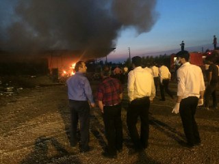 آتش سوزی در انبار لاستیک و لوازم تزئینات خودرو در آمل