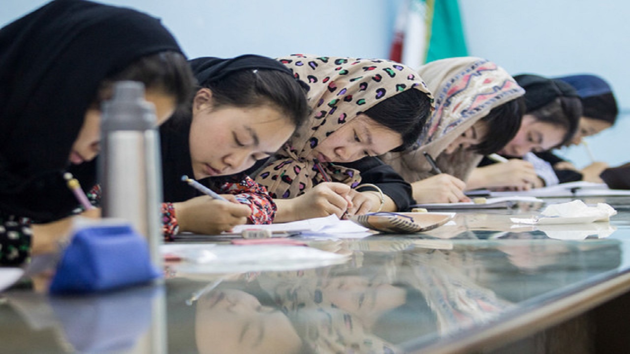 شرایط و ضوابط ثبت‌نام اتباع غیرایرانی در آزمون کاردانی به کارشناسی ۹۹