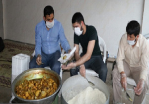 توزیع ۲۰۰ پرس غذای گرم بین خانواده دانش آموزان کم بضاعت در بجنورد