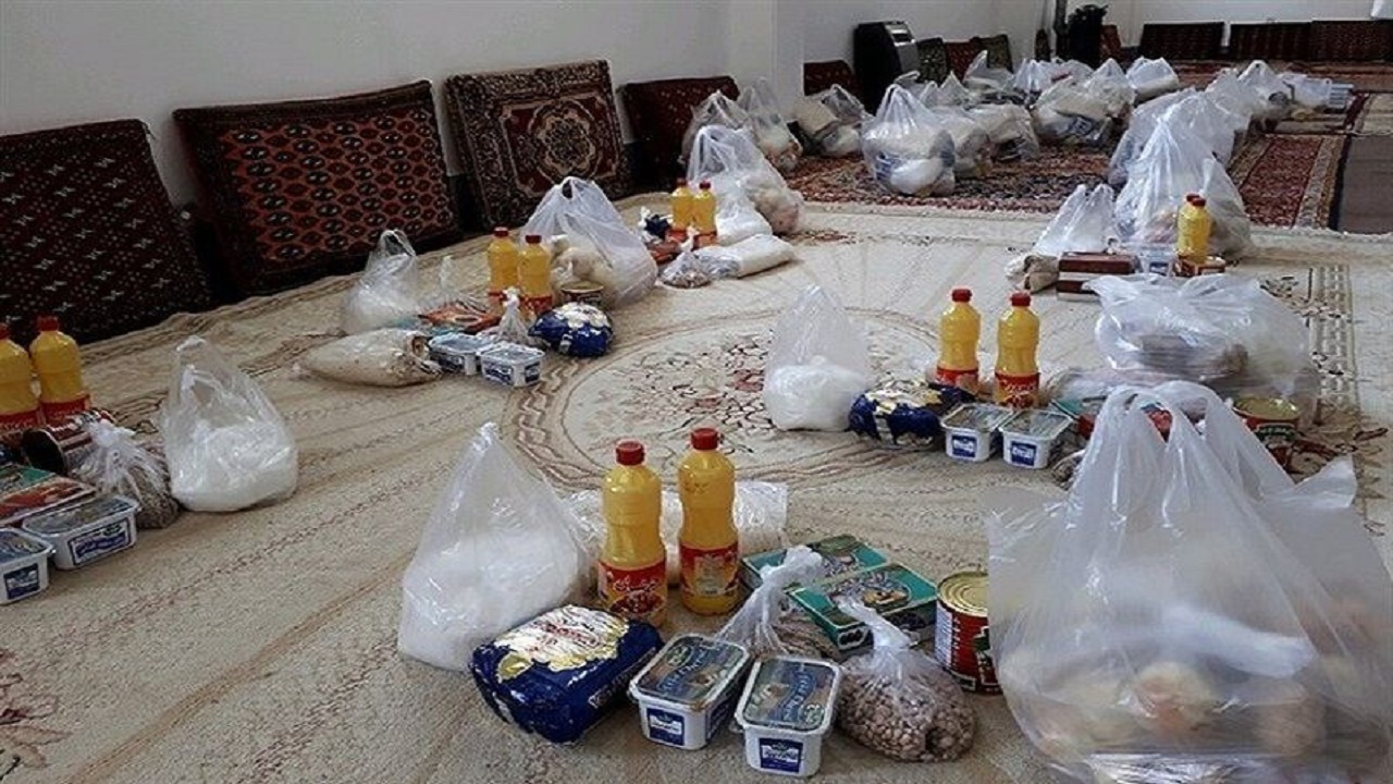 توزیع ۲۵۰ بسته کمک مومنانه ارتش در جنگلوک چابهار