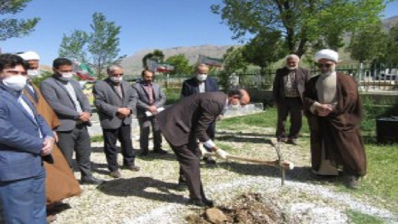 کلنگ زنی پروژه ساماندهی گلزار شهدای روستای عیسی آباد