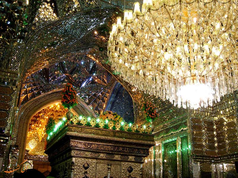 تنظیف مضجع و آیینه‌كاری‌های حرم مطهر شاهچراغ (ع)