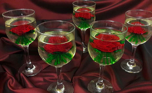طرز تهیه ژله تزریقی در لیوان و جام