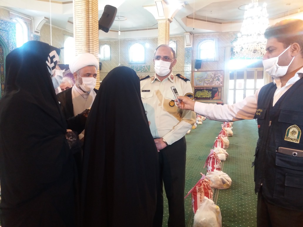 ۳۰۰ بسته معیشتی کمک مومنانه نیروی انتظامی کرمان