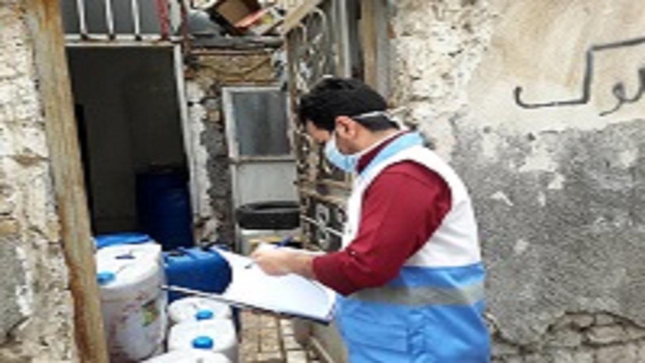 کشف و ضبط بیش از سه هزار لیتر آبلیموی غیر بهداشتی در یک کارگاه غیر مجاز در مشهد