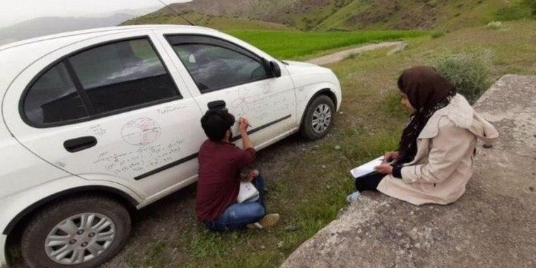 اقدام فداکارانه یک معلم برای تنها شاگردش در روستا