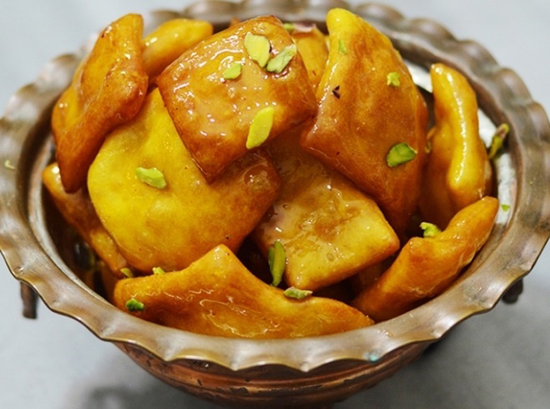 طرز تهیه&zwnj;ی شیرینی گوشفیل خانگی برای ماه رمضان