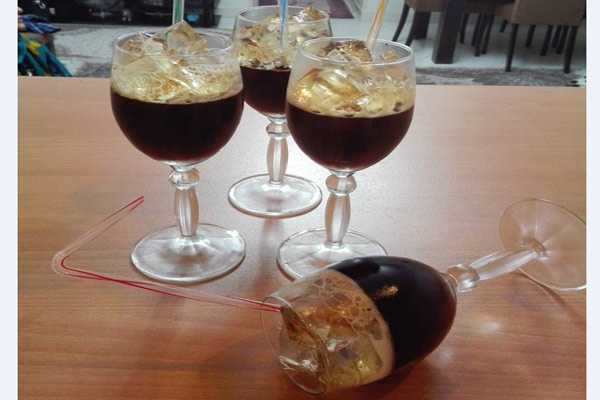 طرز تهیه ژله نوشابه&zwnj;ای با ۳ تزئین مختلف و جذاب