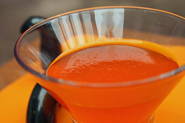 طرز تهیه ژله نوشابه&zwnj;ای با ۳ تزئین مختلف و جذاب