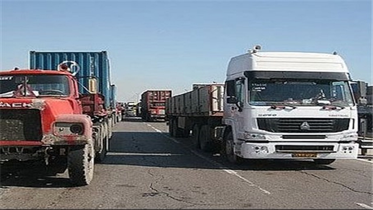 پارکینگ خودرو‌های سنگین در شرق شاهرود ایجاد می‌شود