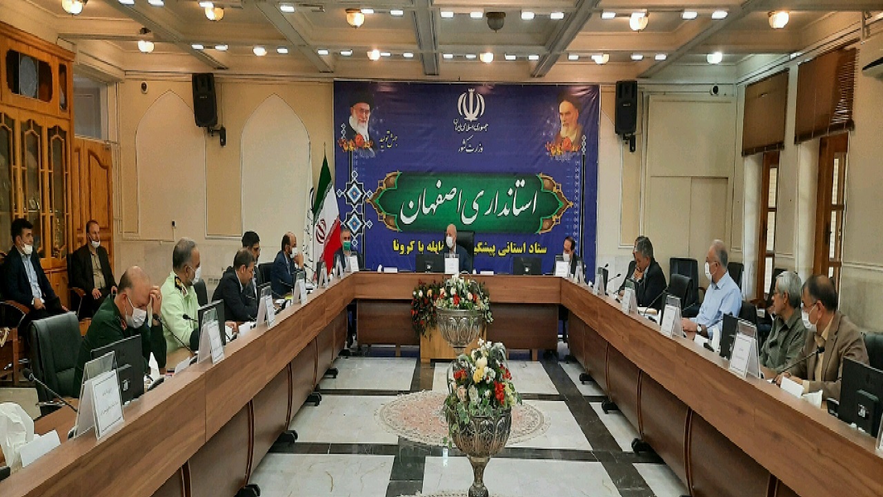 باید فضا را برای سرمایه گذاران باز کرد