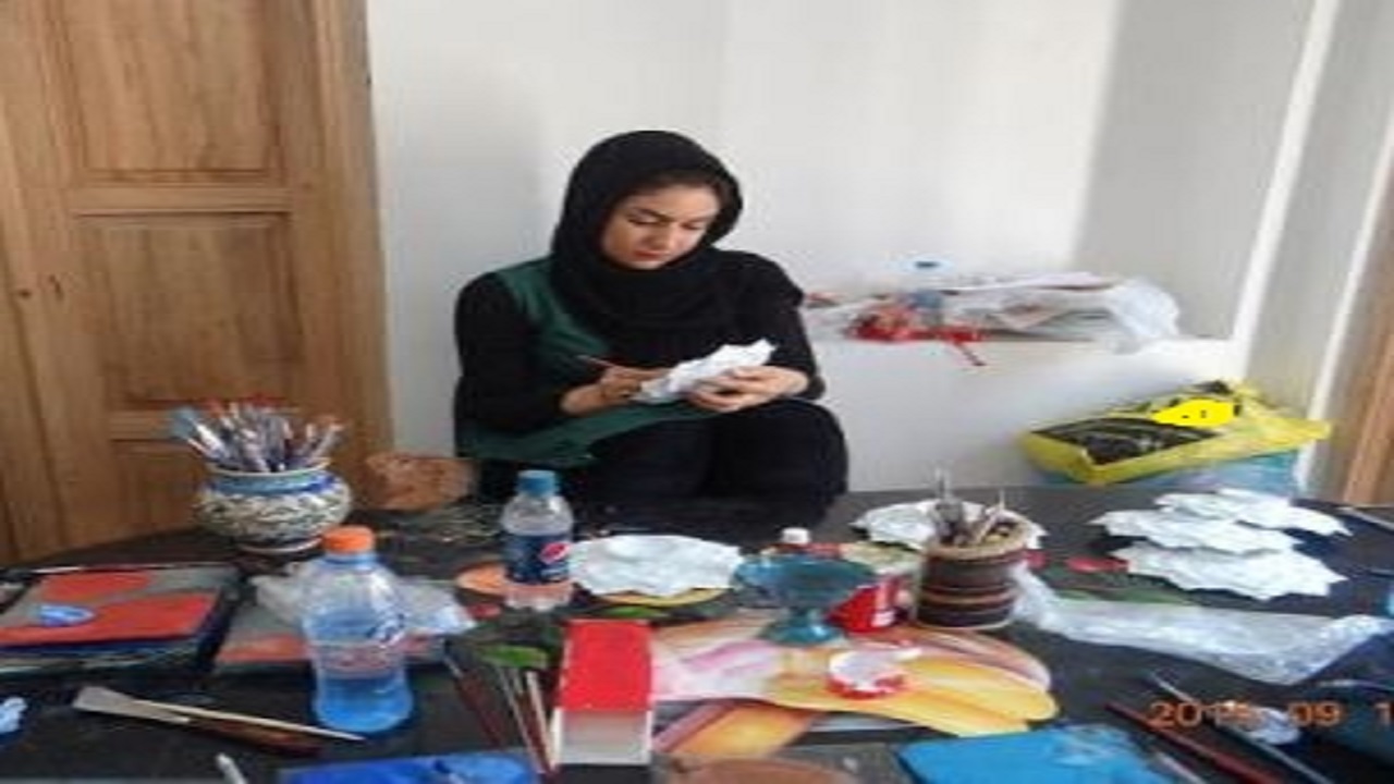 صدور پروانه فعالیت مشاغل خانگی ویژه ۴۴۷ هنرمند در استان اصفهان