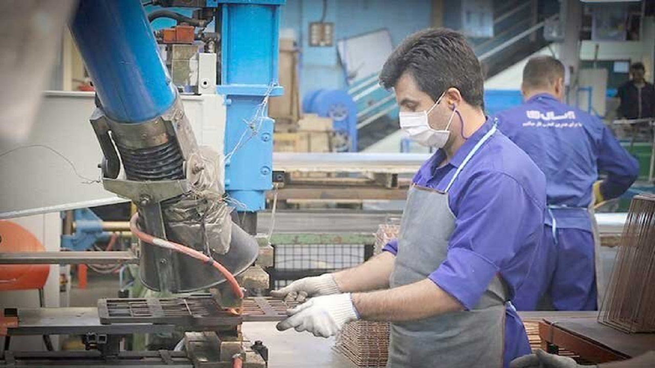 ضرورت رفع مشکل تامین نقدینگی واحدهای تولیدی