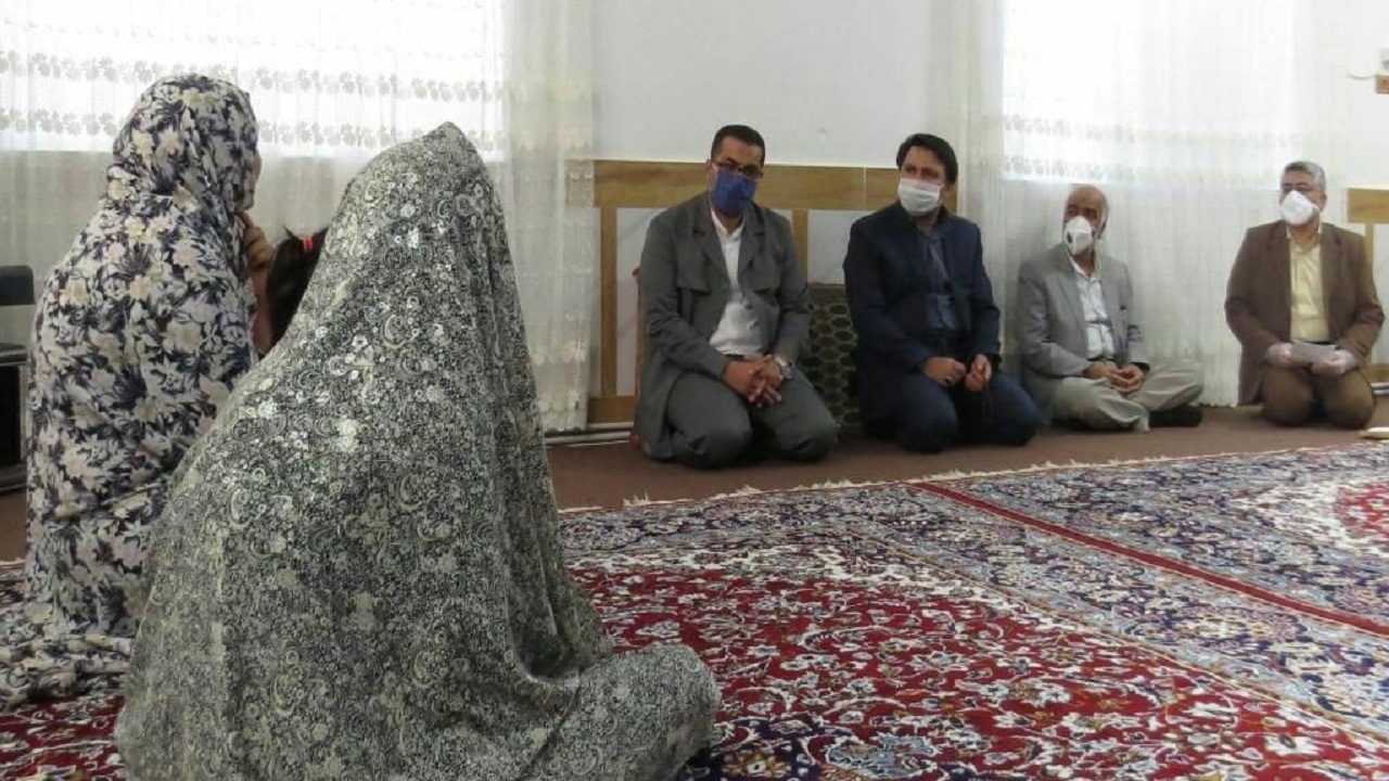 اهدای بسته‌های مهربانی به ۵۷۰ خانواده زندانیان نیازمند تربت جام