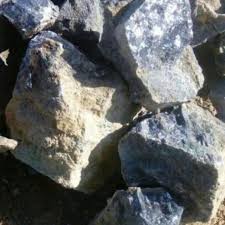 کشف بیش از ۱۲ تن سنگ معدن قاچاق در اسفراین