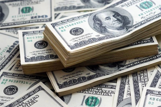 یک هزار و ۴۰۰ دلار تقلبی درغرب پایتخت کشف شد