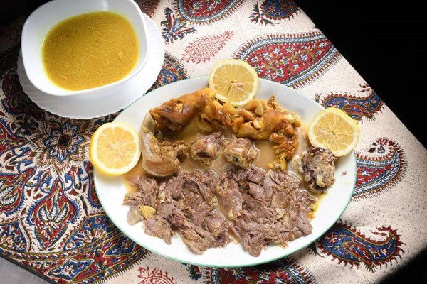 آداب افطار در طهران قدیم/ باز کردن روزه با &laquo;قَنداق&raquo; و &laquo;ترحلوا&raquo;