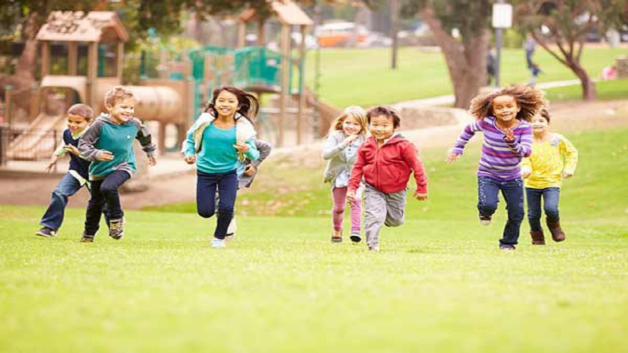 صدای خنده کودکان، آسمان البرز را پر می کند