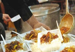 توزیع روزانه ۷۰۰ بسته غذای گرم در مریوان