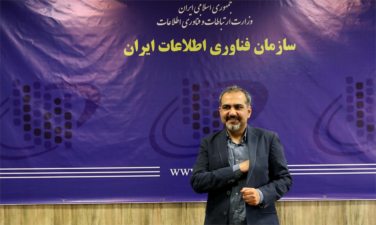 برای کاهش بار شبکه تلفن همراه باید به سمت اینترنت ثابت برویم