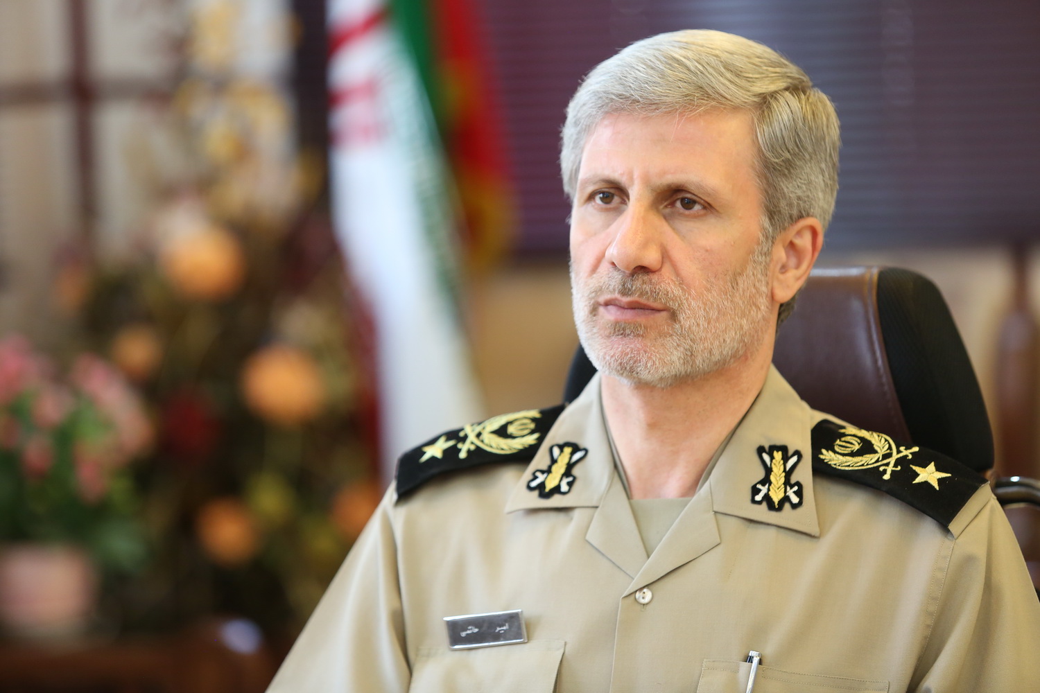 پیام تسلیت وزیر دفاع به مناسبت درگذشت برادر وزیر اقتصاد