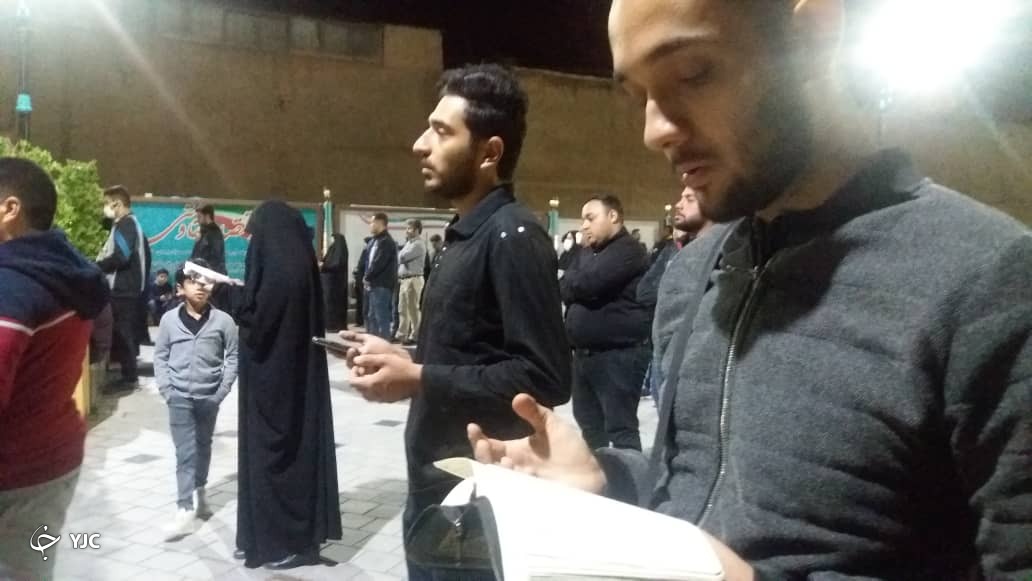 تصاویری از شروع مراسم شب قدر با رعایت فاصله گذاری در مشهد