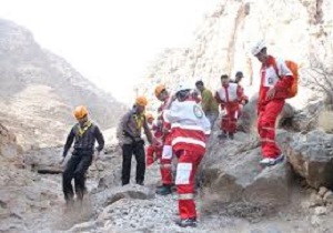 نجات گردشگر مصدوم در مسیر دریاچه گهر