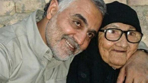 فیلمی که سردار سلیمانی اجازه پخشش را نداده بود/ ماجرای آخرین خداحافظی سردار دل‌ها با مادرش + ویدئو