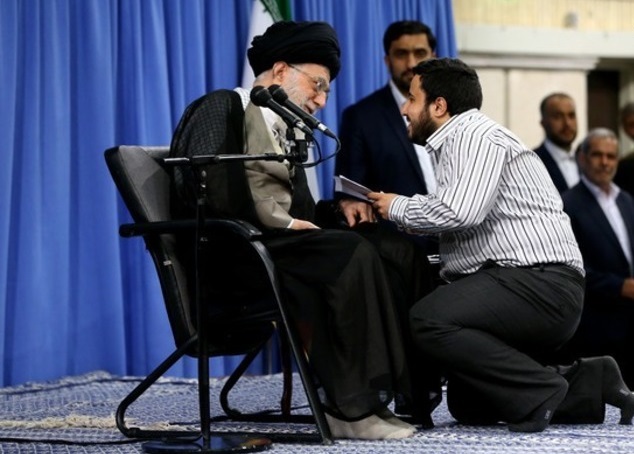 از خاطره گفتگو شهید حاج قاسم سلیمانی با رهبر انقلاب تا برگزاری مرحله چهارم رزمایش مومنانه از خاطره گفتگو شهید حاج قاسم سلیمانی با رهبر انقلاب تا برگزاری مرحله چهارم رزمایش مومنانه