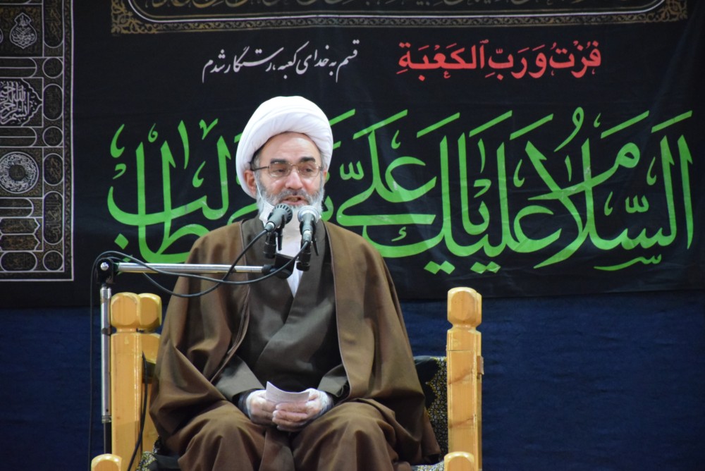 دوستی اهل بیت (ع) عمل انسان را نورانی می&zwnj;کند