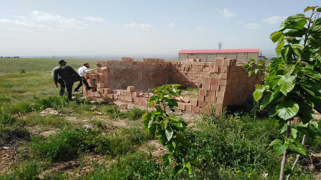 زمین ۳۲۰۰ متری از چنگ زمین خوار ساوجبلاغ خارج شد