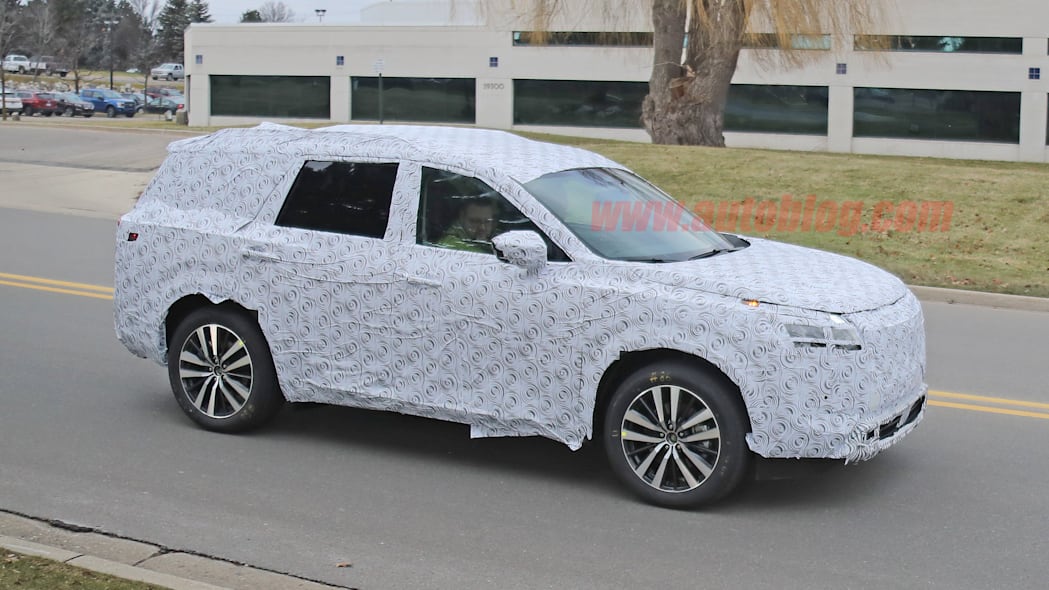 خودروی Nissan Pathfinder 2021 