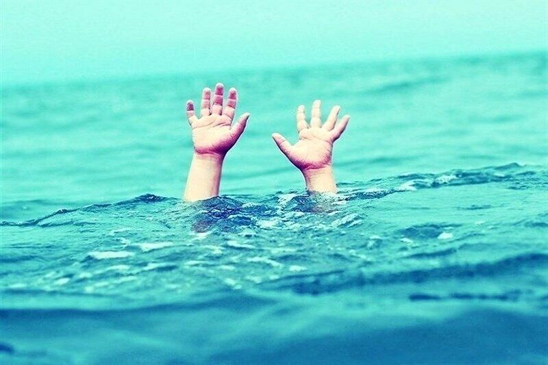 غرق شدن دوقلوهای ۲ و نیم ساله در استخر کشاورزی