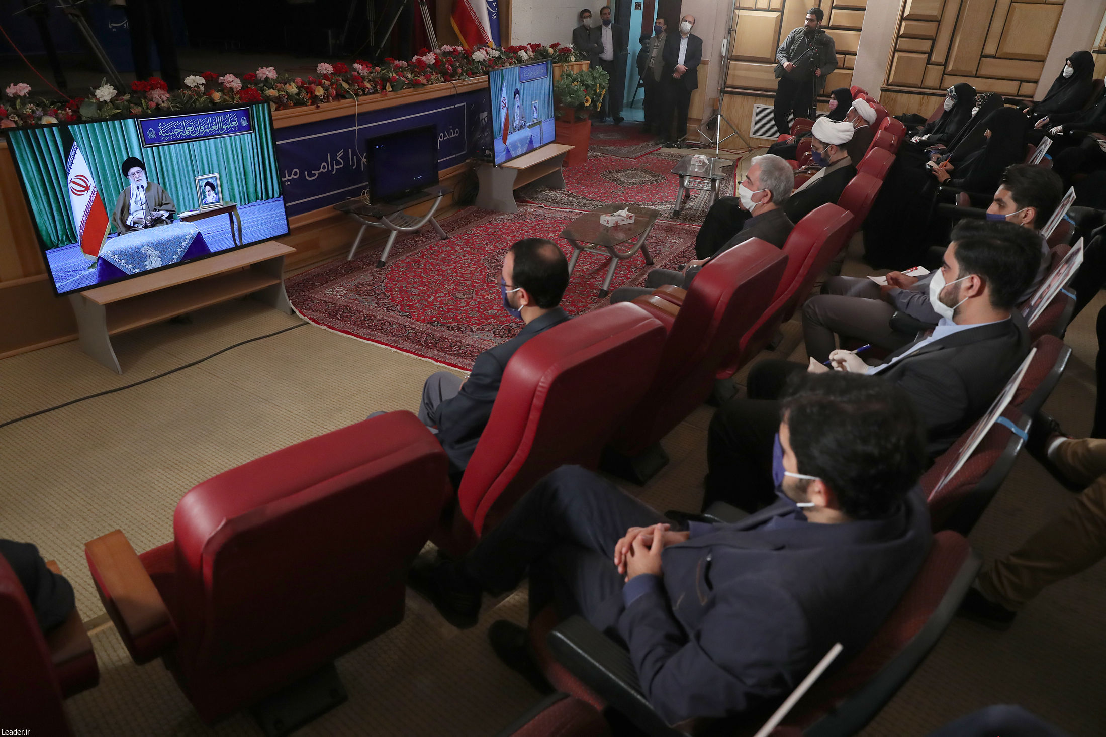 دغدغههای دانشجویان در دیدار با رهبری؛ از آرزو شدن پراید تا سنگی به نام سربازی دغدغههای دانشجویان در دیدار با رهبری؛ از آرزو شدن پراید تا سنگی به نام سربازی