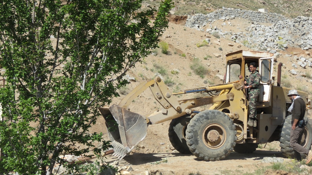 پاک کن منابع طبیعی، روی ردپای زمین خواران در ده بالا