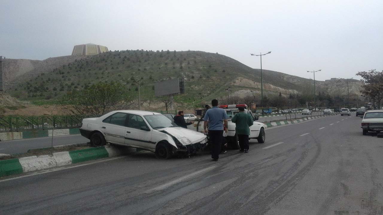 سرعت غیرمجاز و تصادف پژو آردی در تبریز + فیلم