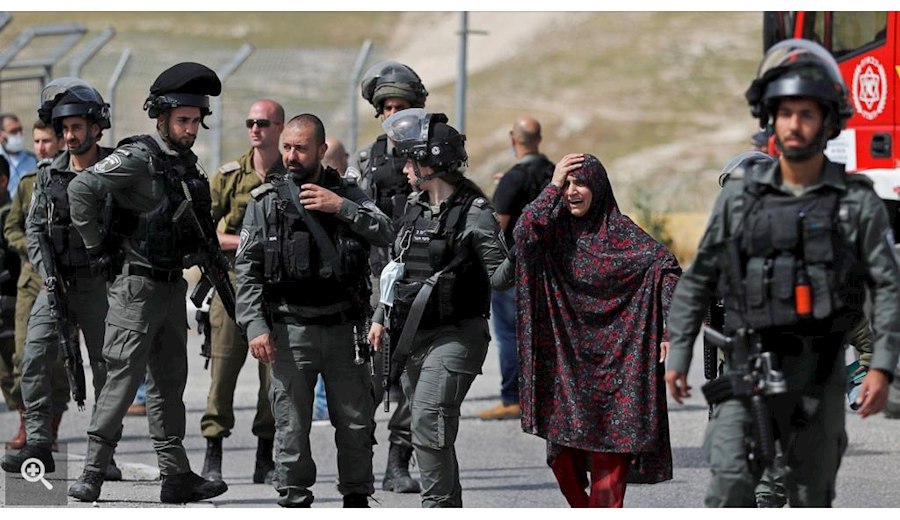 صهیونیست&zwnj;ها مادر جوان فلسطینی را پس از شهادت پسرش بازداشت کردند