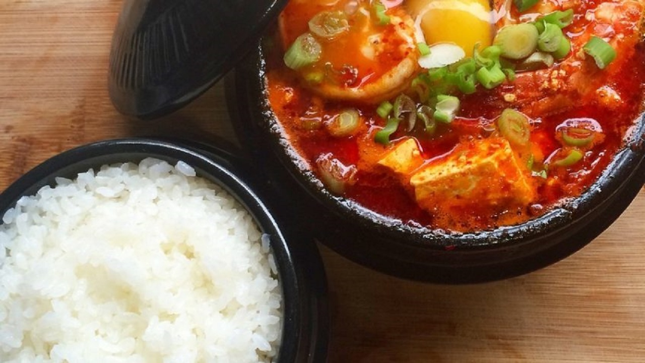 خورش تخم مرغ یک غذای متفاوت و بسیار مقوی + طرز تهیه
