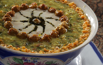 طرز تهیه&zwnj;ی آش بـلغـور  خوشمزه به چند روش