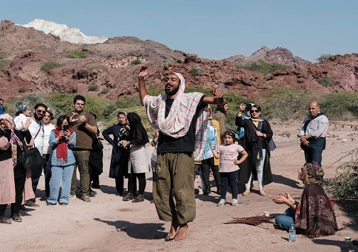 هرمز سرزمین ایثار و شهادت