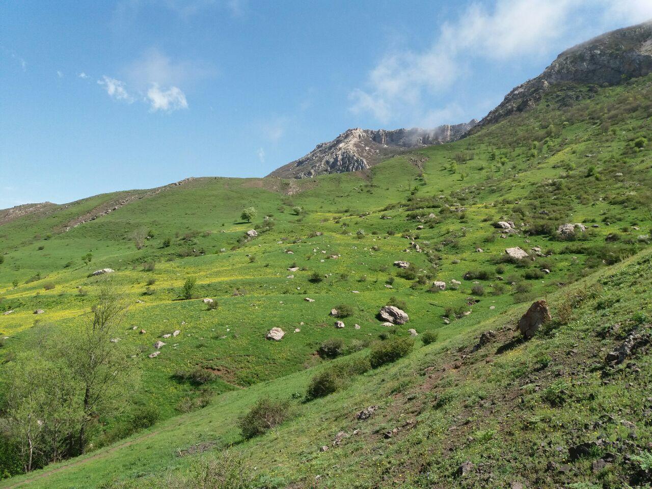 از طبیعت زیبای روستای یازن تا لحظه برخورد صاعقه به دکل مخابراتی + فیلم و تصاویر