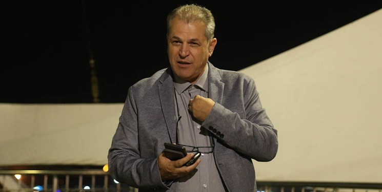منزوی استعفا کرد
